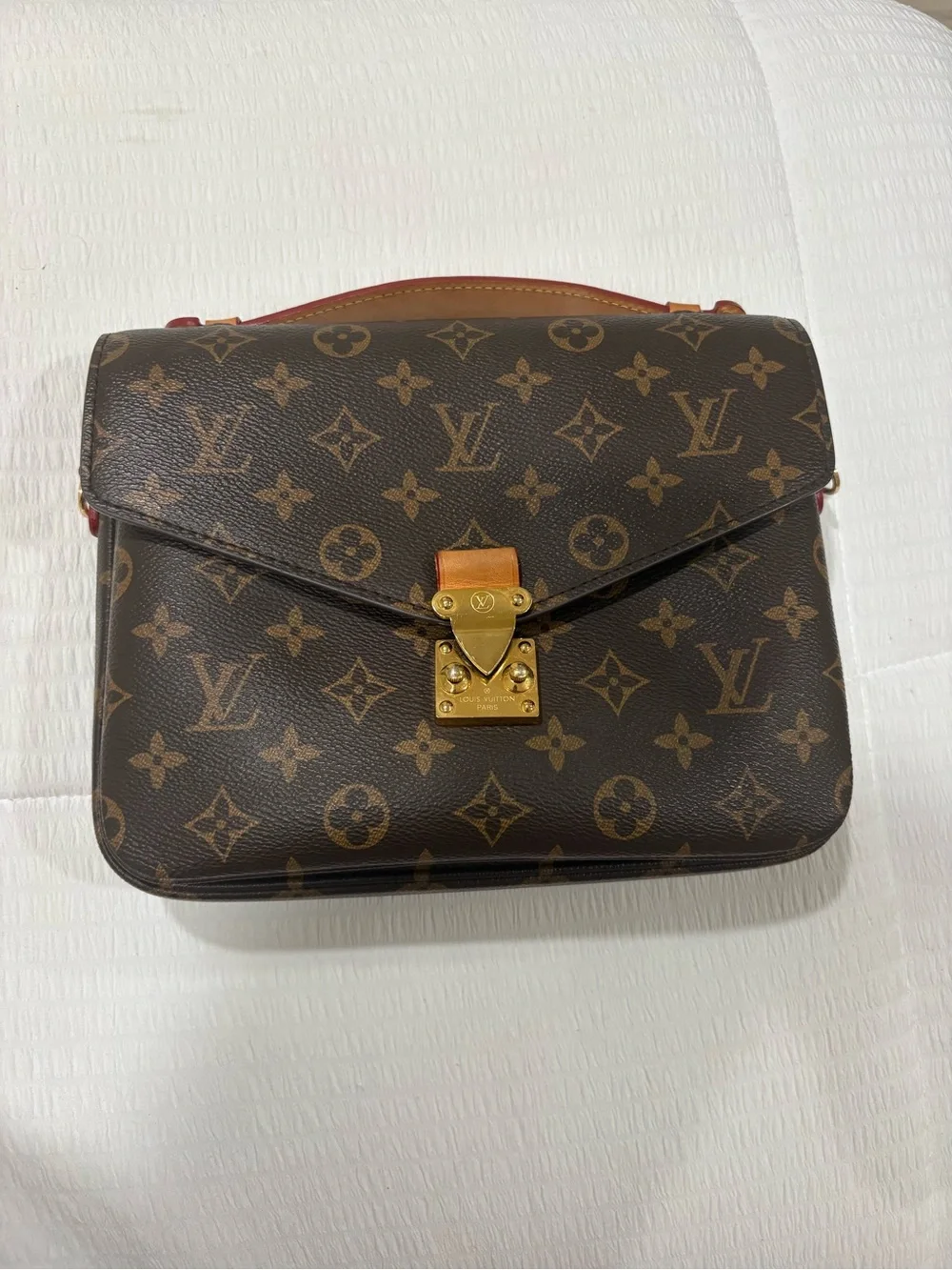 Louis Vuitton Pochette Métis